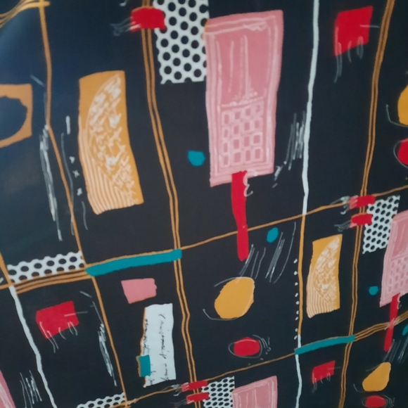 V Neck Patterned Tunic w Belt - Picture 2 of 3